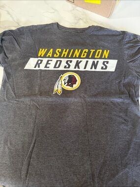 Washington Redskins Men's Short Sleeve Tee - Charcoal with Yellow & White Logo